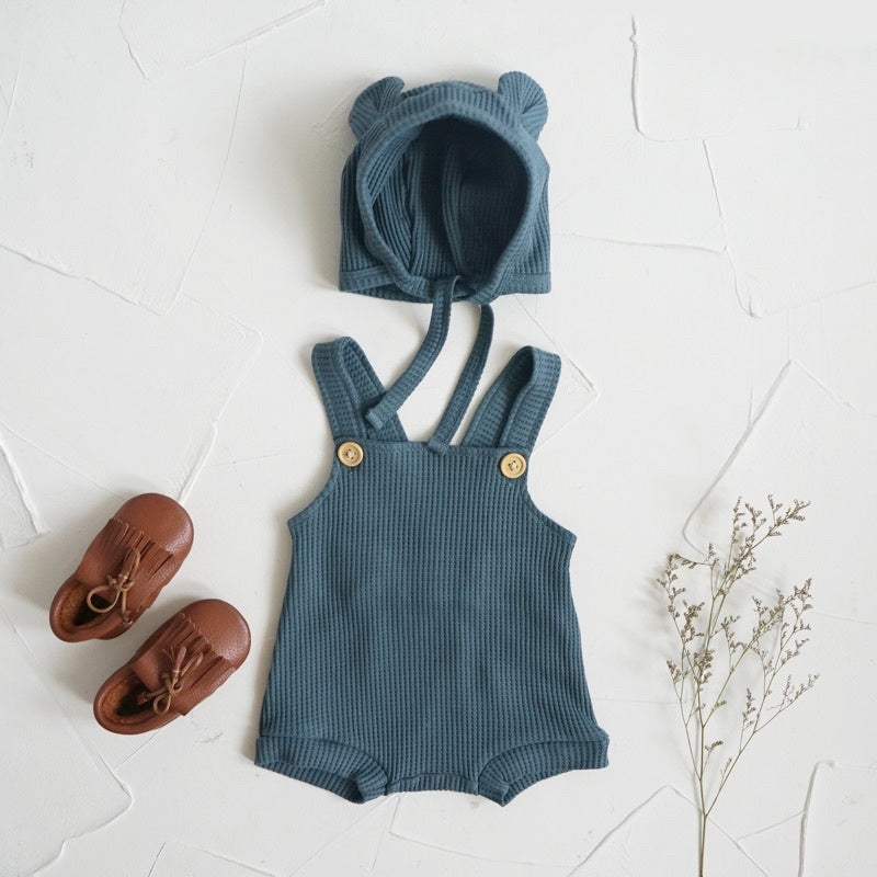 Looney Dungaress set with Bonet ( 3-12m) Unisex