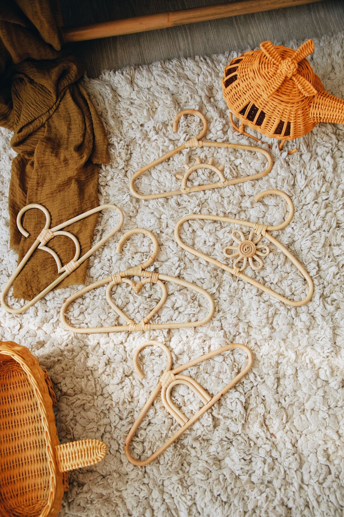 AMAYA MINI RATTAN HANGER